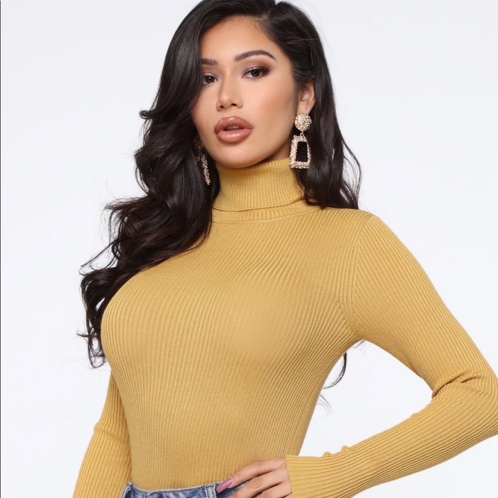 🆕 MUSTARD TARA TURTLE NECK SWEATER